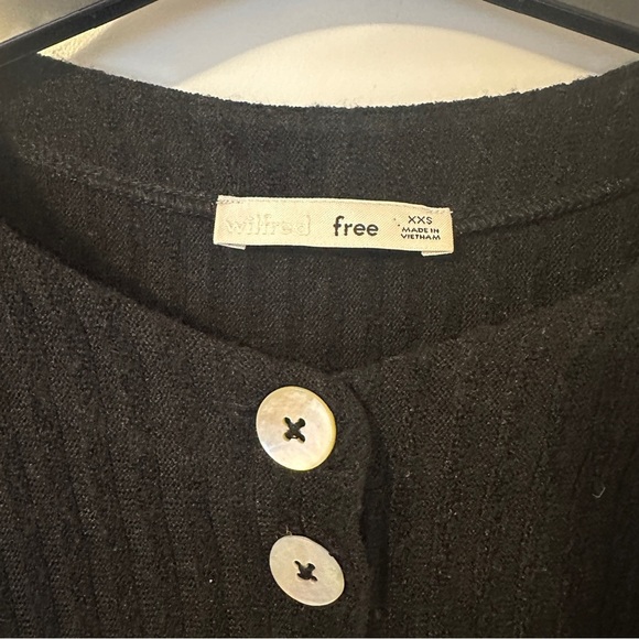 Wilfred Aritzia Black Cropped Ribbed Button Down Cardigan Size XXS Women’s - Picture 4 of 7